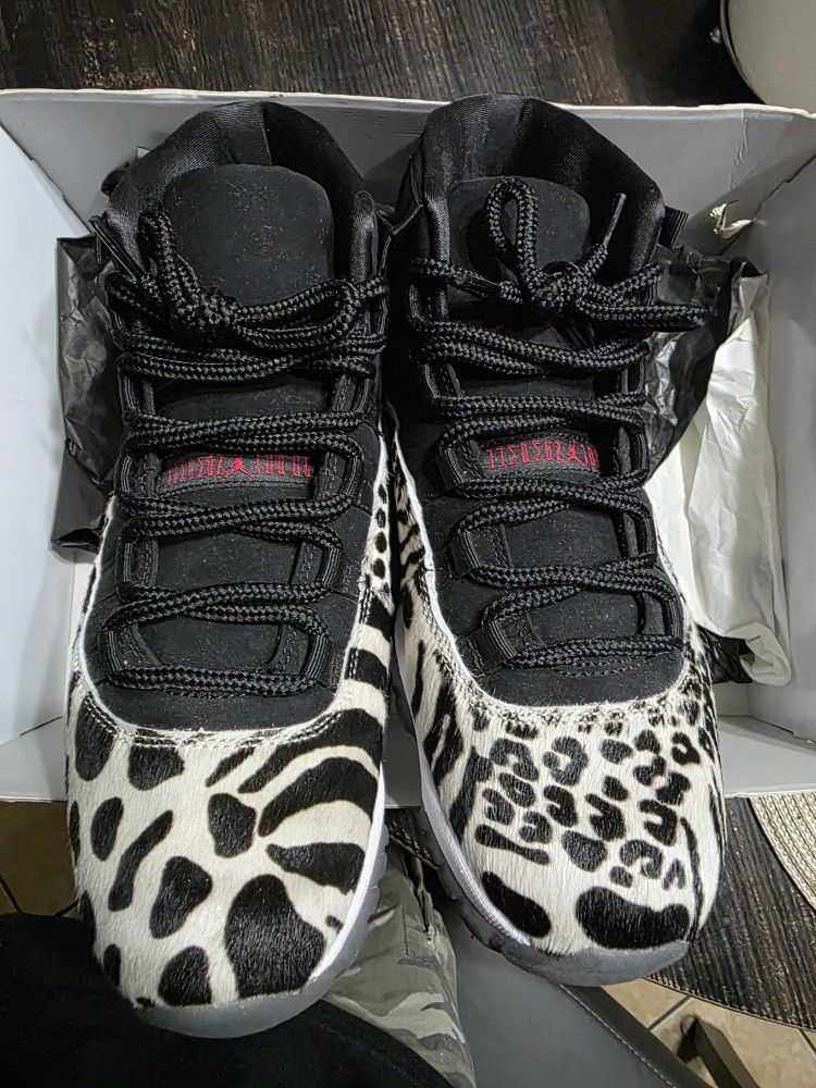 Air Jordan 11 (Two Pair Air Jordan 11 Sz 9.5