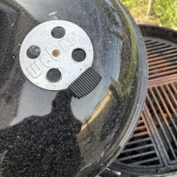 Weber  Grill One  Year Old   Got The Cover And All. 