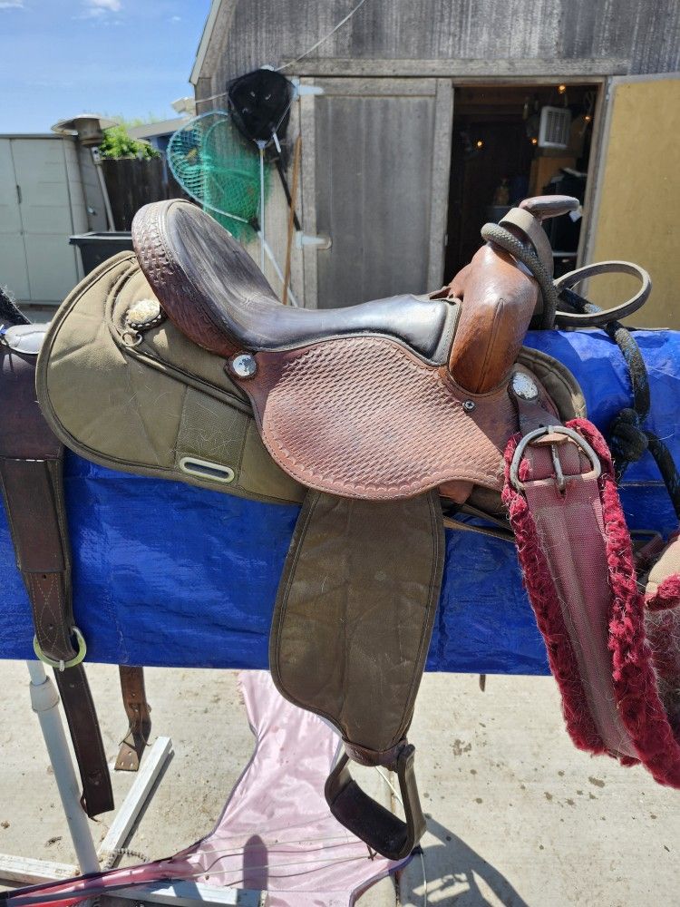 Fabricon Saddle