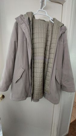 Woman's Hooded Coat With Detachable Liner