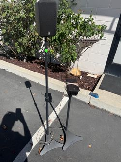 Free speakers n stands