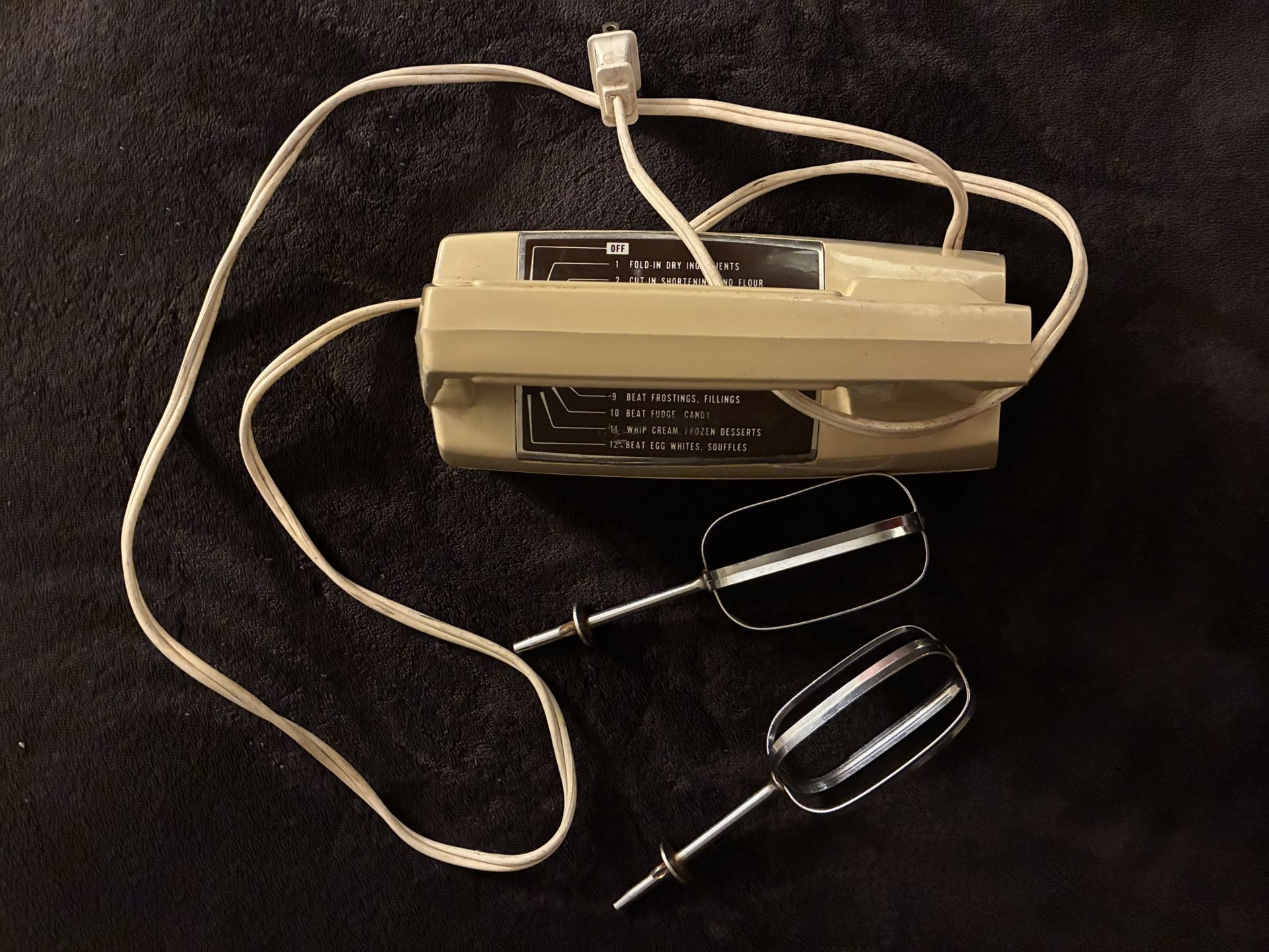 Vintage GE Hand Mixer 