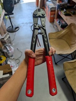 Milwaukee 14 in. Bolt Cutter with 5/16 in. Max Cut Capacity – Like New