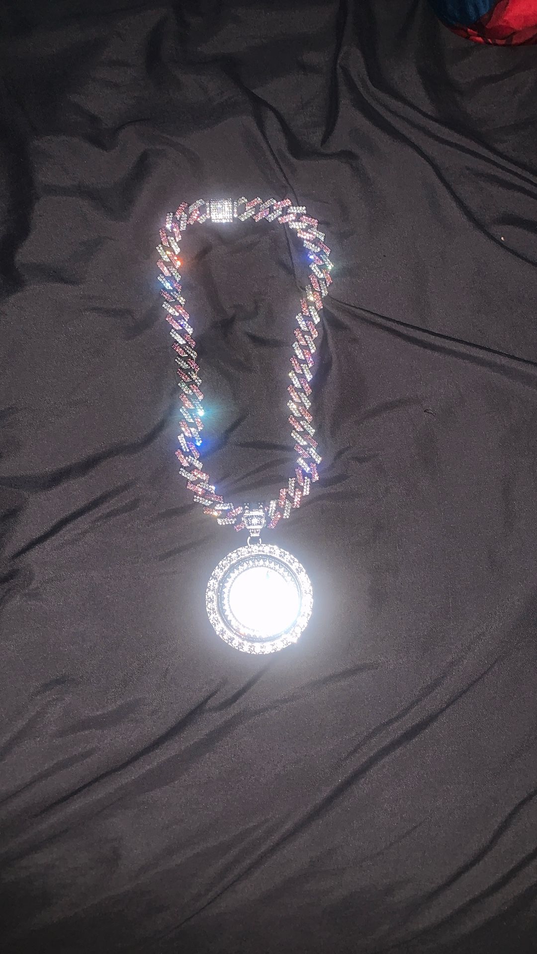 Silver chain with pendant
