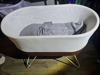 SNOO Smart Bassinet by Happiest Baby with Extras