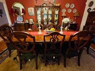 Moving Sale-Henredon Chippendale Dining Table & 8 Chairs & Mahogany China Cabinet With Pediment Top