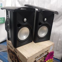 Speakercraft Indoor/outdoor 2way Speakers OE6 Three