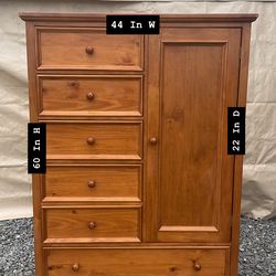 PINE WOODEN DRESSER 💛💛💛