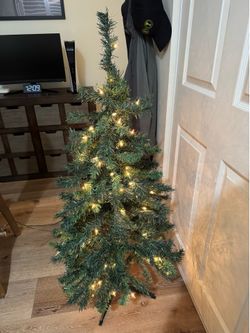 4ft Christmas tree