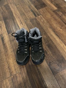 Boys Hiking Boots Size 7 (40)