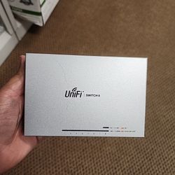 UBIQUITI UNIFI SWITCH 8 