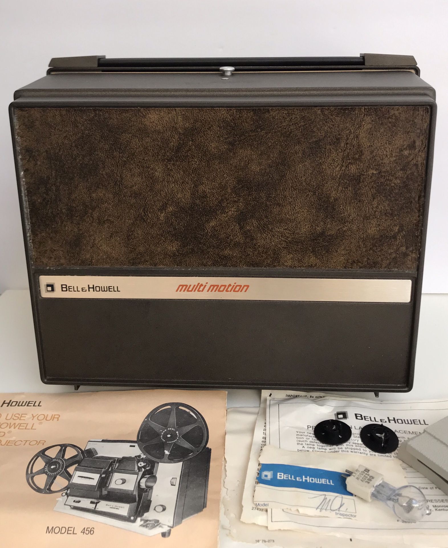 Bell & Howell super 8 & regular 8mm movie projector tested and ready to go