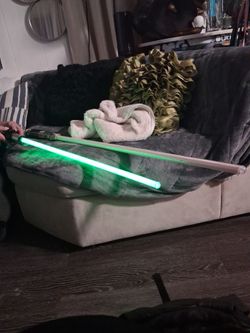 Star Wars Green Light-Up Lightsaber Toy