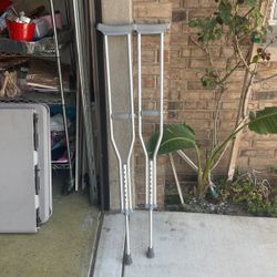 🩼 Crutches 🩼