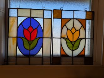 2 stained glass tulips
