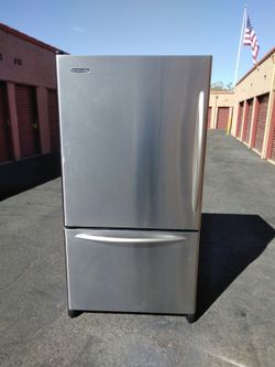 Refrigerador marca kitchenaid medidas 35 de ancho y 70 de ancho agua y hielo interno 3 meses de garantía delivery e instalación