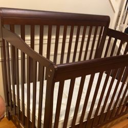 baby crib