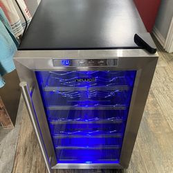  Newair 18-Bottle Stainless Steel Thermoelectric Wine Cooler