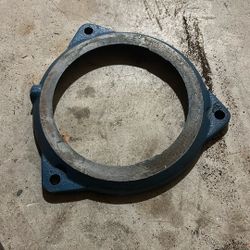 Oil seal housing