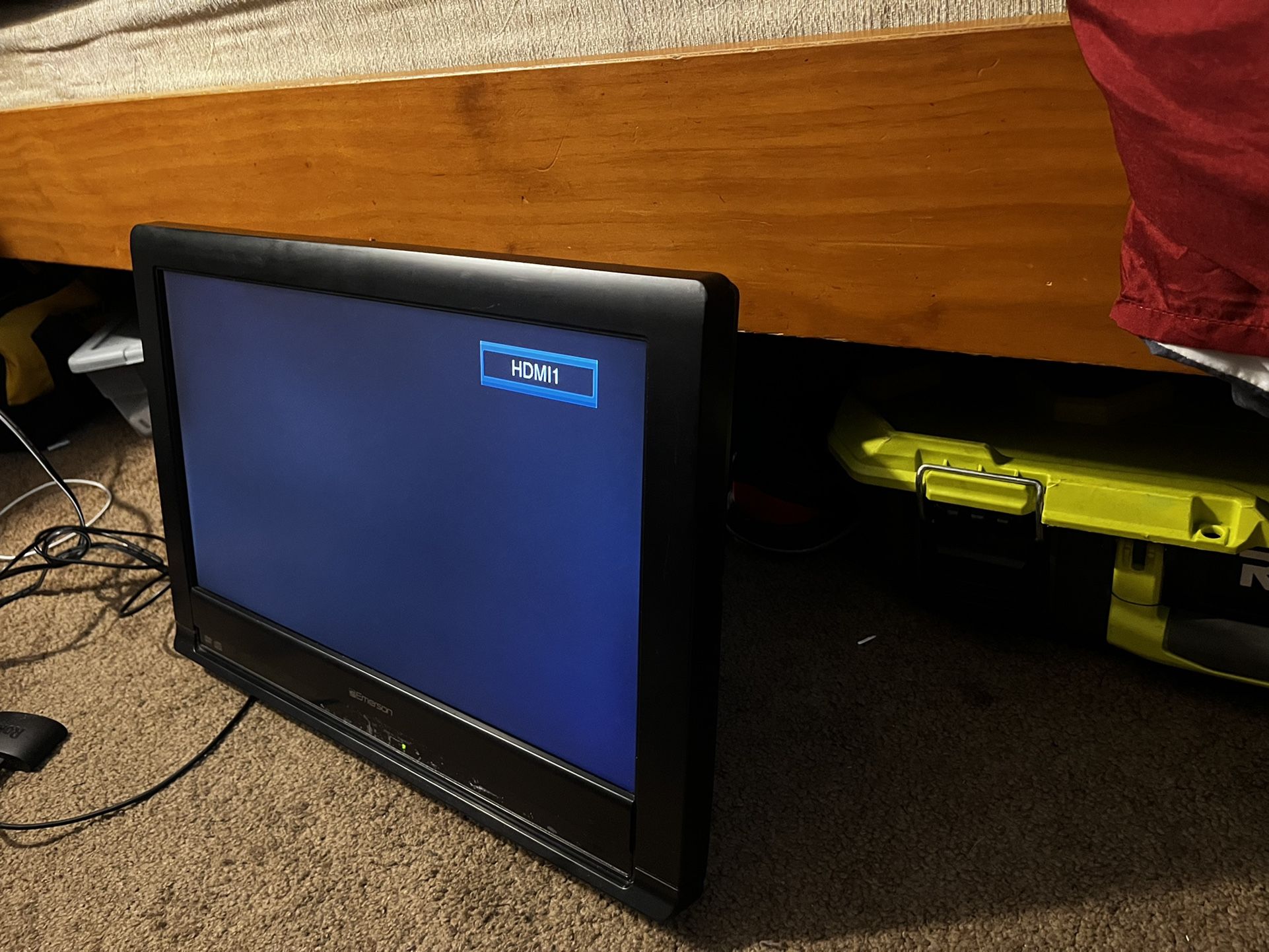19” HD Emerson TV/DVD
