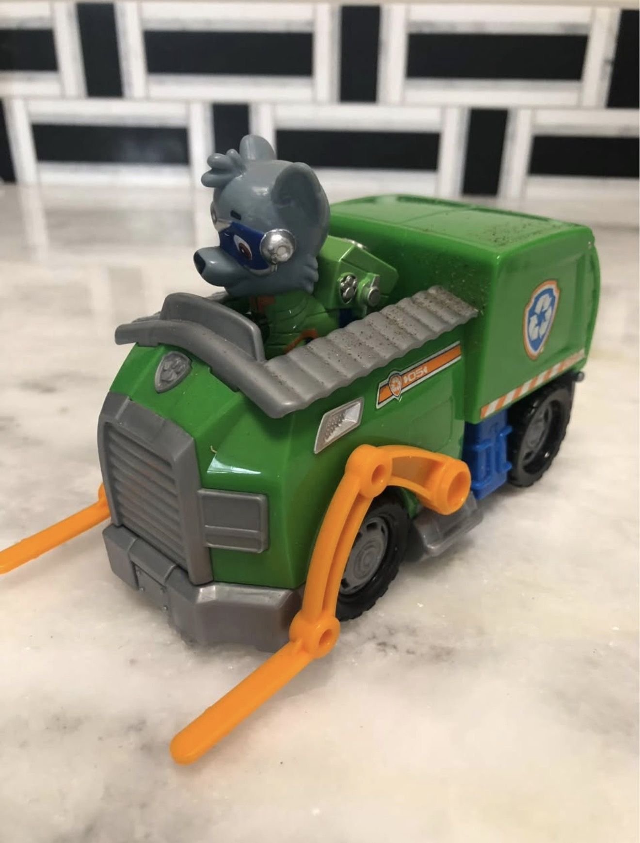 PAW Patrol Vehicle & Character 