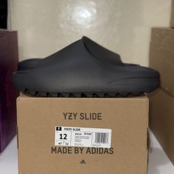 Yeezy Slide "Granite" - Size 12