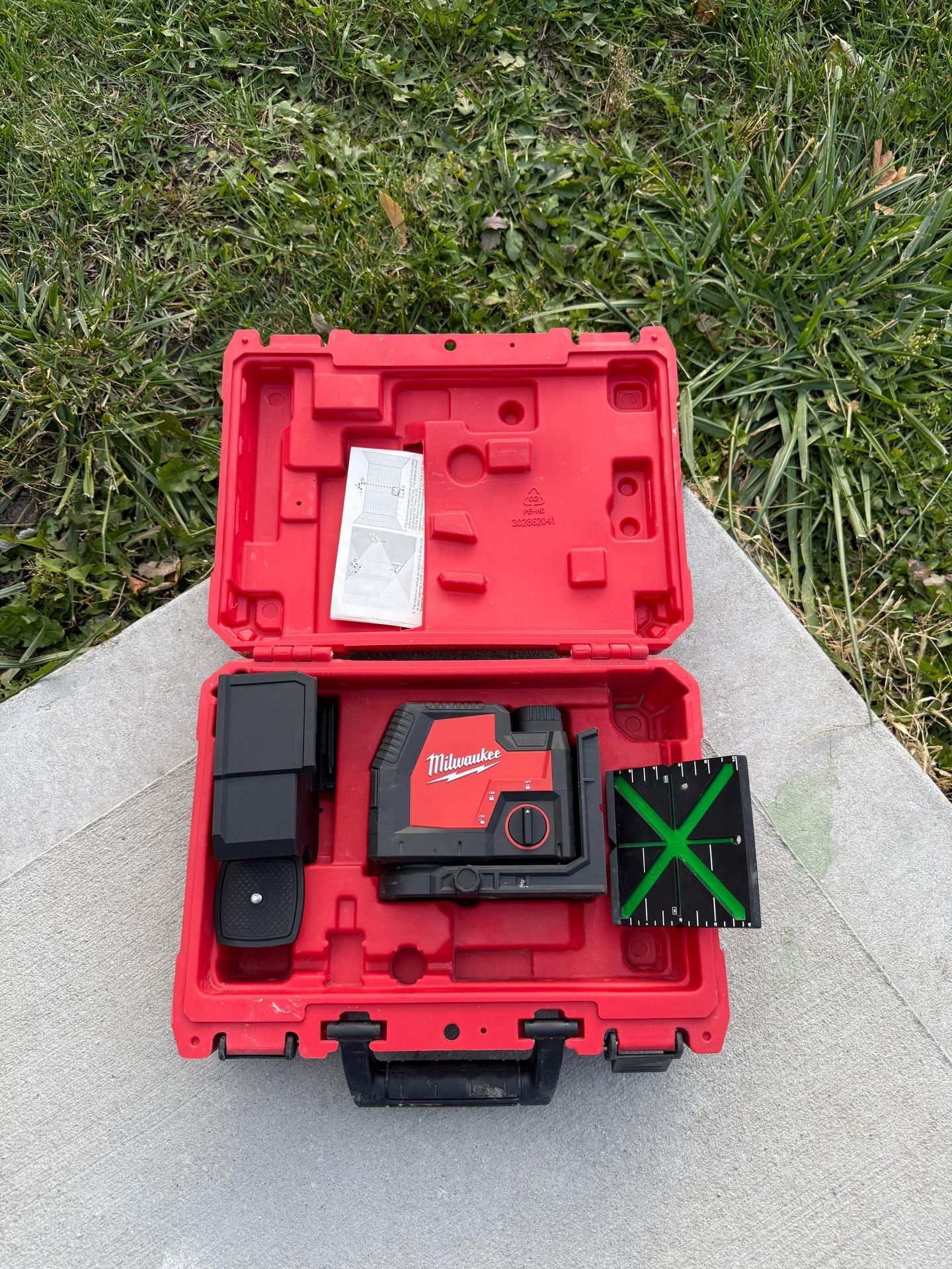 Green 100 ft. Cross Line and Plumb Points Rechargeable Laser Level with REDLITHIUM Lithium-Ion USB