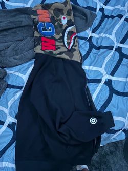 Bape hoodie / sweater / zip up