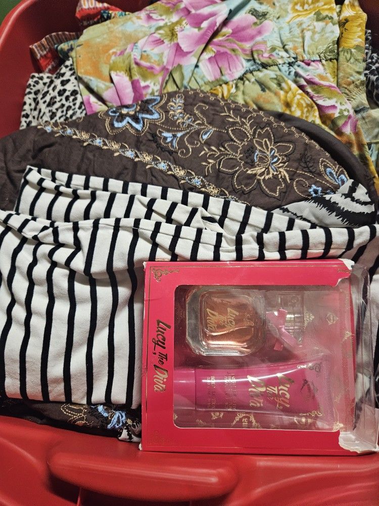 All Woman Lothes 2 , 3 And 4 Dollar Items.