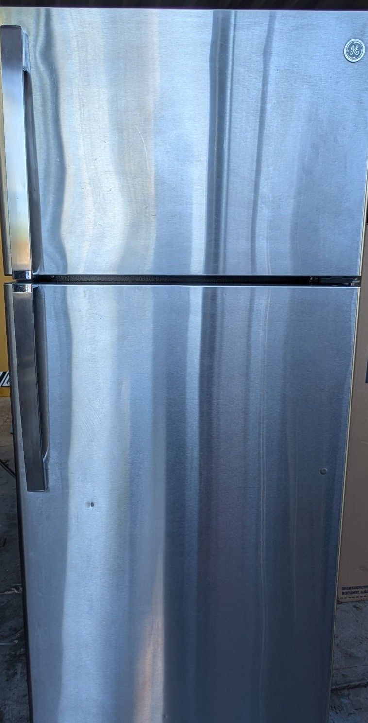 GE Refrigerator
