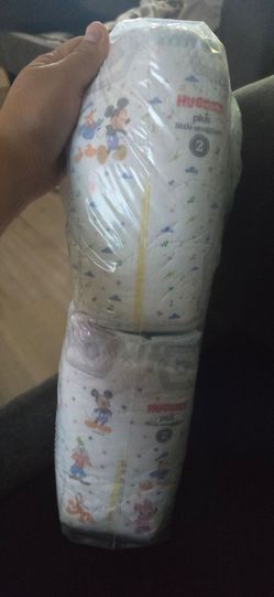 Pampers huggies 64 piezas