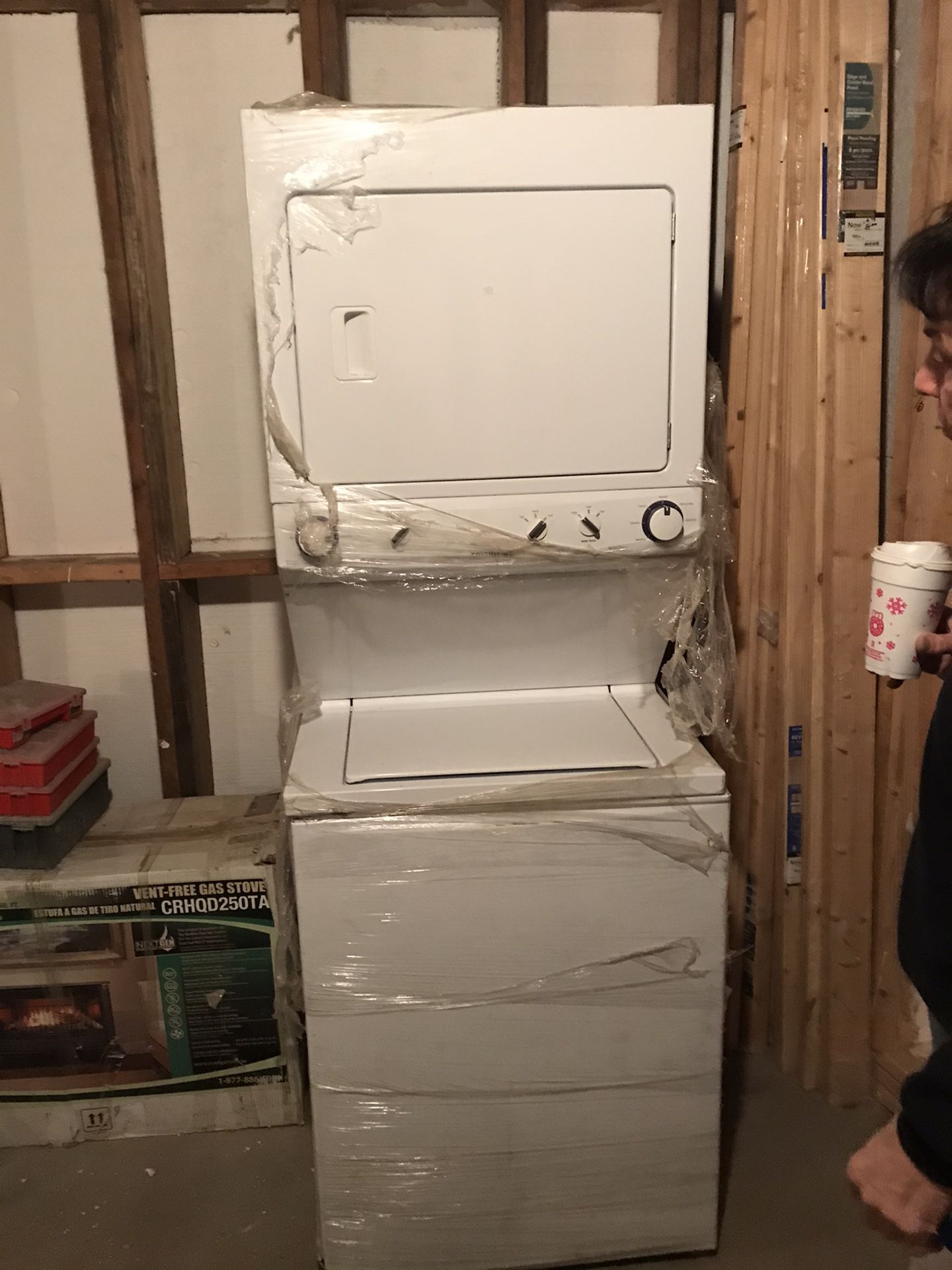 Frigidaire stackable washer and gas dryer combo