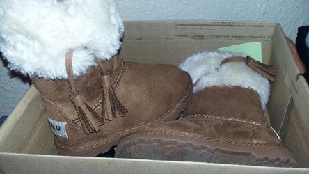 Makalu little girls boots