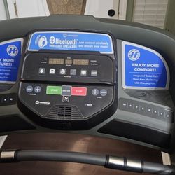 HORIZON  Treadmill 