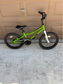 Joey Hopper BMX. 18” Wheels. Light- up TRAINING WHEELS if needed.