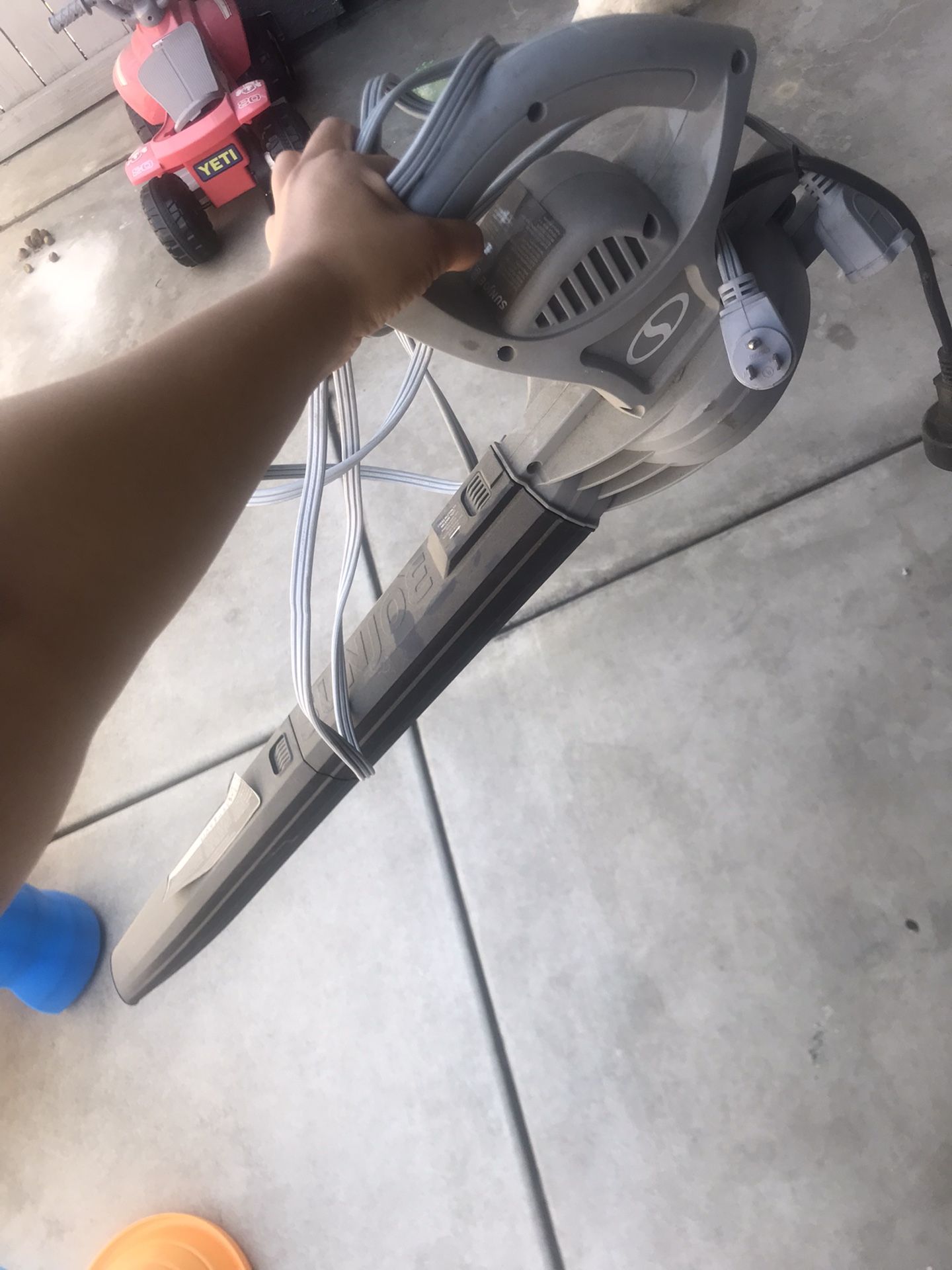 Leaf Blower