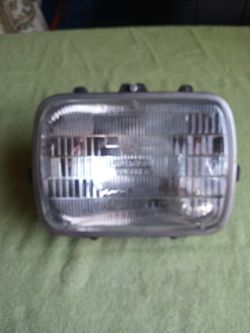 S 10 headlight. 1993