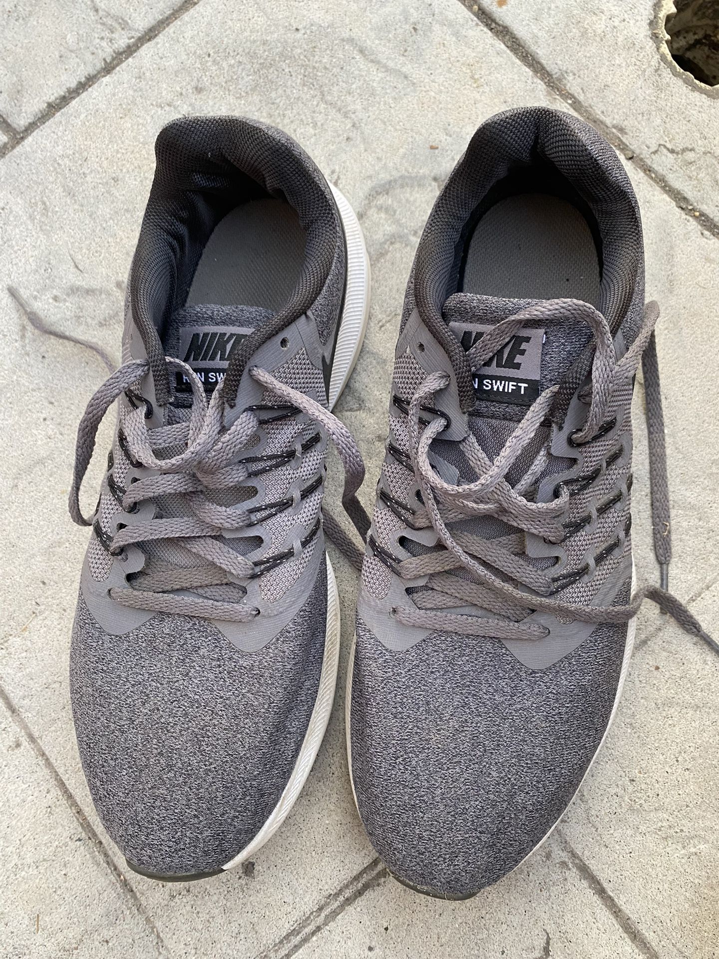 8 1/2 Nike Shoes