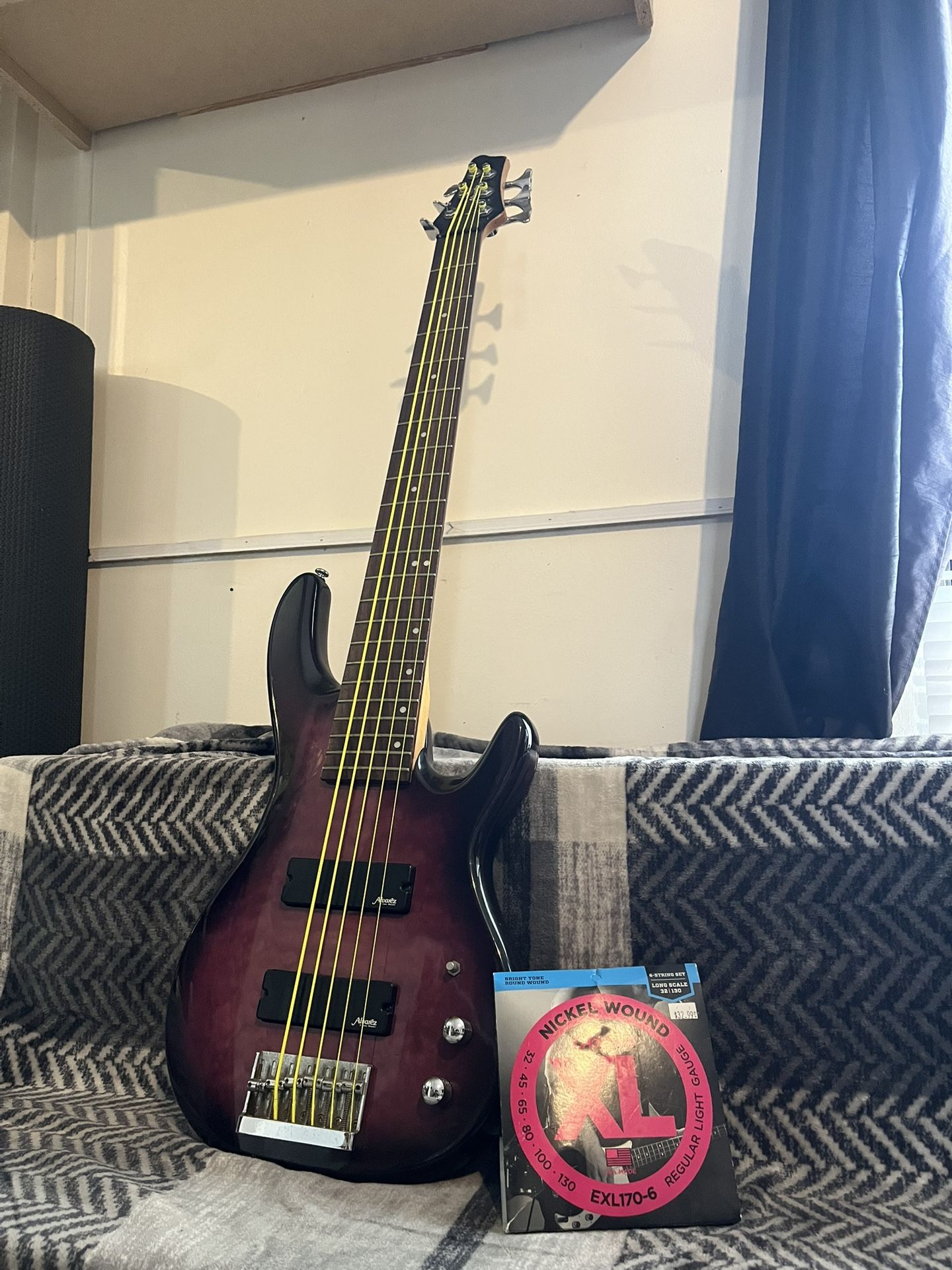 Alvarez AEB6 Bass Guitar