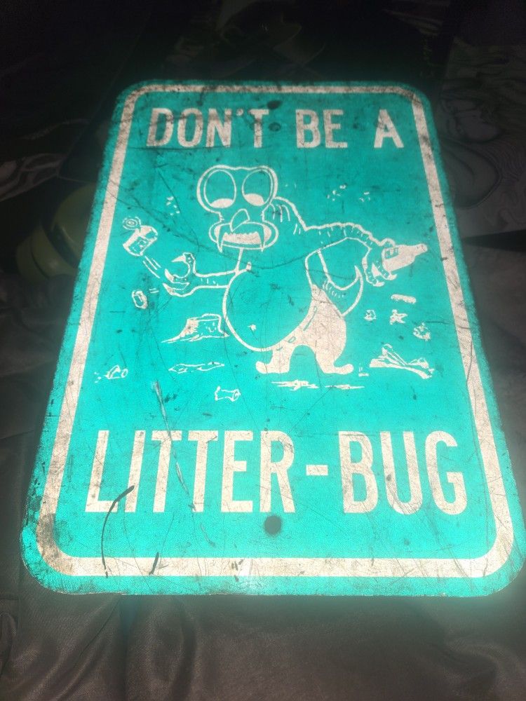 No Littering Sign