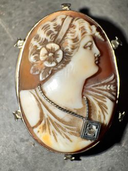 14K Gold Vintage Cameo Brooch Pin w/ Diamond Pendant