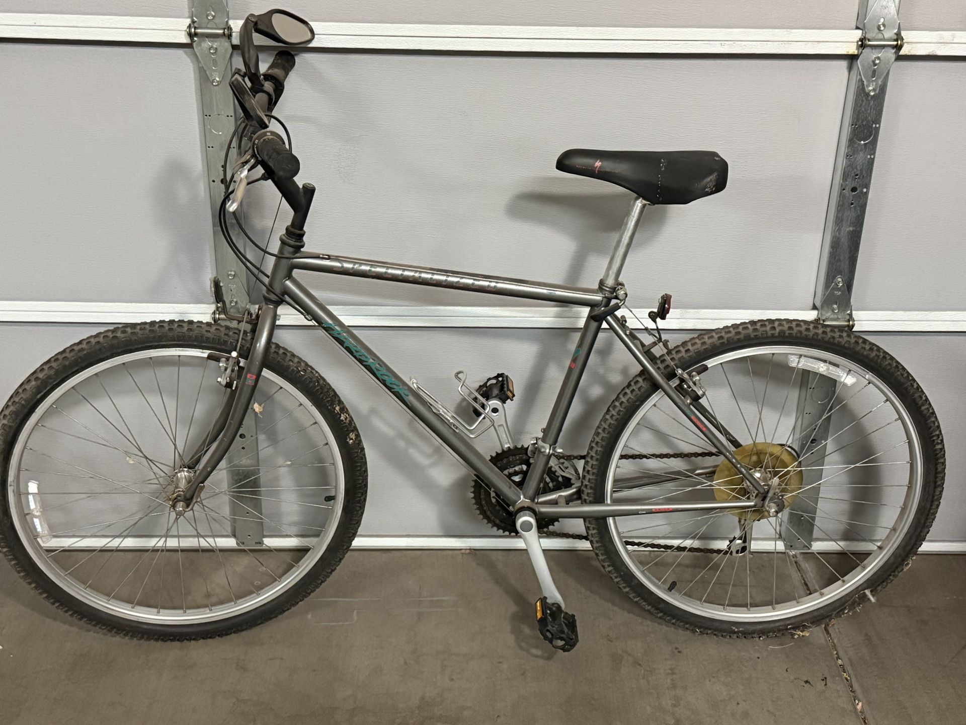 Vintage Specialized Hardrock Hard tail Mountain Bike