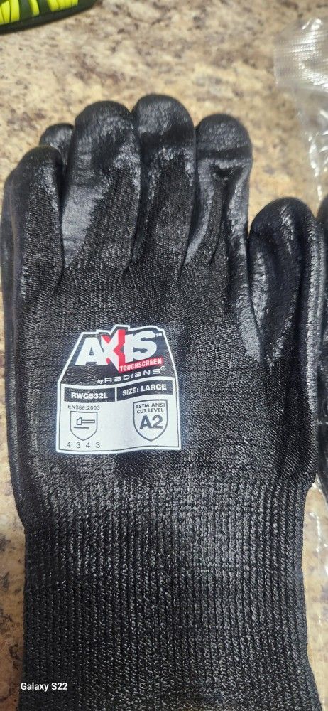 6 Pairs Of MENS WORKING GLOVES. LARGE NEW