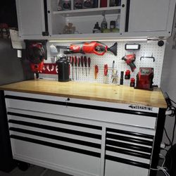 Husky Tool Bench 