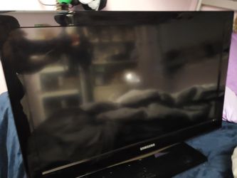 Samsung 40-inch LCD TV 