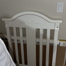 Baby White Crib And Mattress 