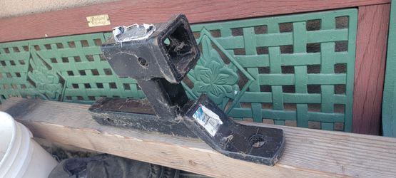 Hitch adapter