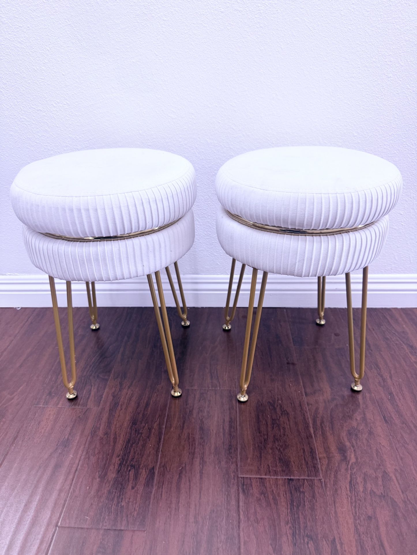 WHITE GOLD STOOL CHAIR