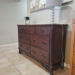 Dresser With Mirror 