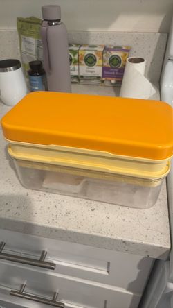 Double decker ice maker with scooper